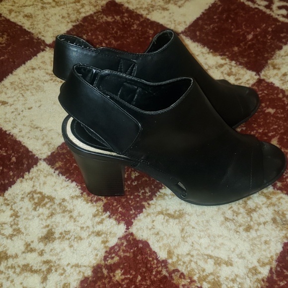 Madden Girl black faux leather bootie - Picture 2 of 3